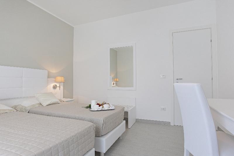 Трехместный Номер Deluxe, Scala Dei Turchi Resort