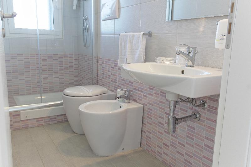 غرفة ديلوكس ثلاثية, Scala Dei Turchi Resort