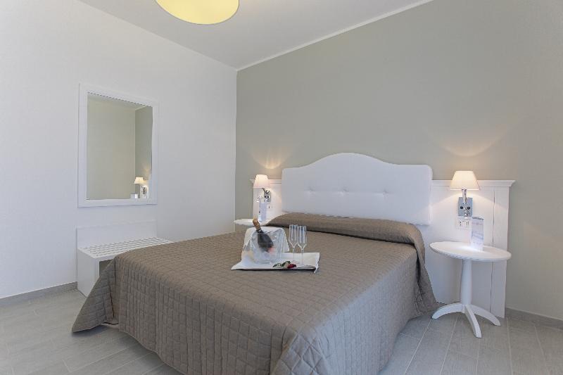 جناح جونيور, Scala Dei Turchi Resort