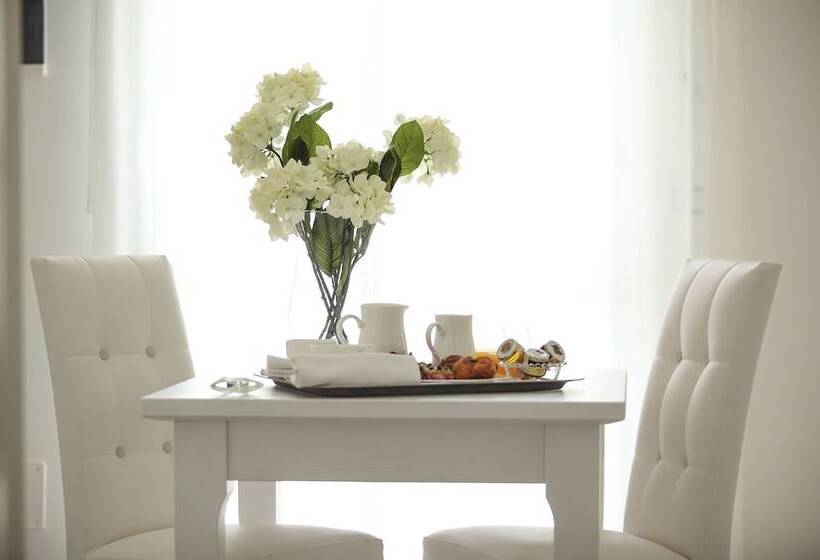 جناح جونيور, Scala Dei Turchi Resort