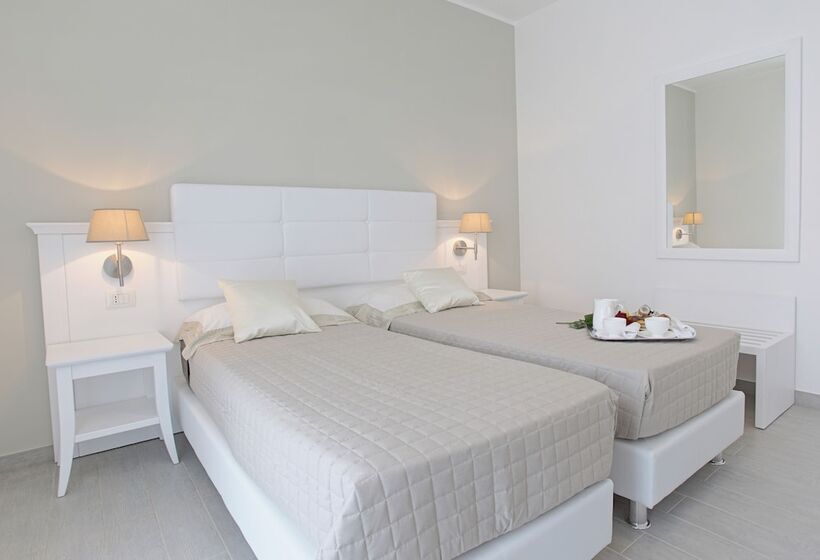 Трехместный Номер Deluxe, Scala Dei Turchi Resort