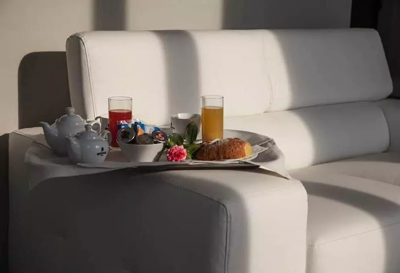 اتاق لوکس سه تخته, Scala Dei Turchi Resort