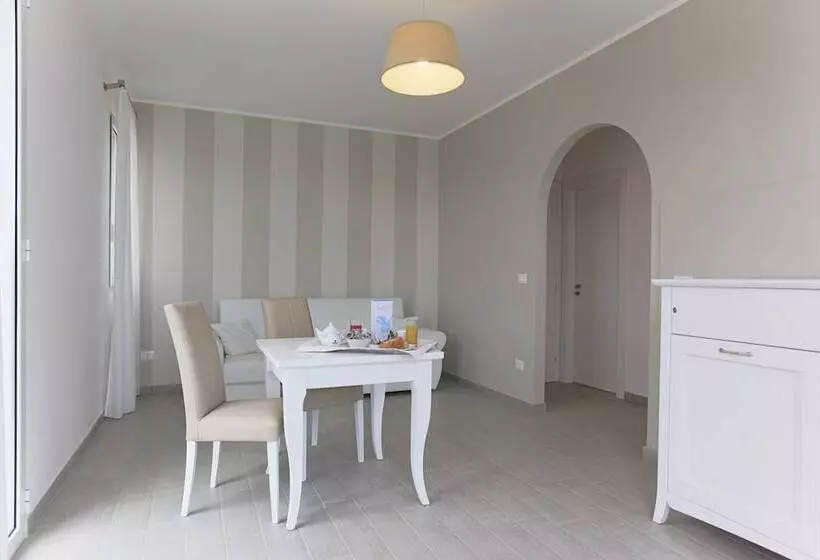 اتاق لوکس خانوادگی, Scala Dei Turchi Resort