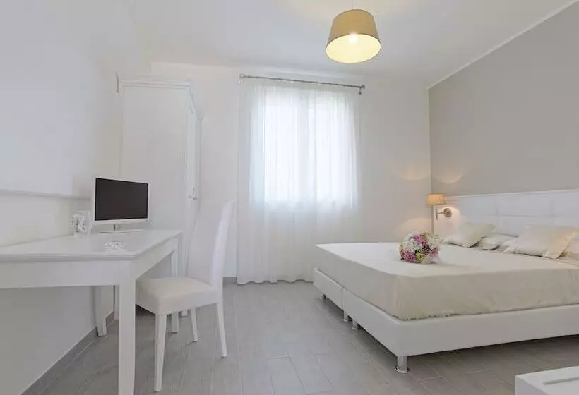 اتاق سوپریور سه تخته, Scala Dei Turchi Resort