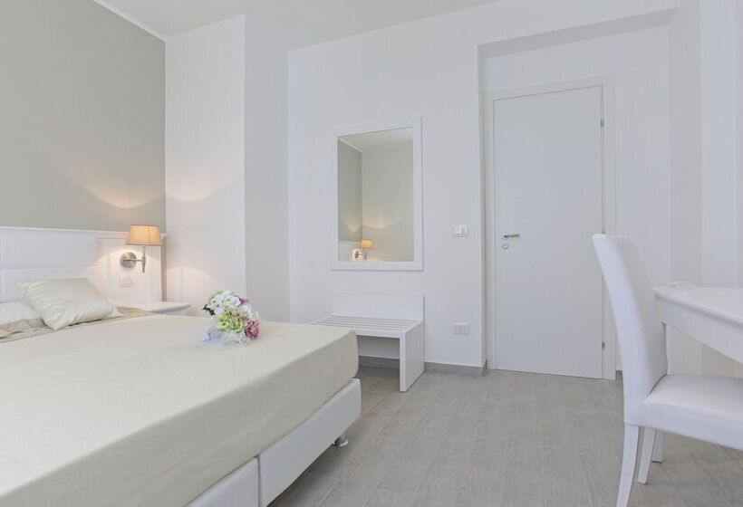 غرفة سوبيريور ثلاثية, Scala Dei Turchi Resort