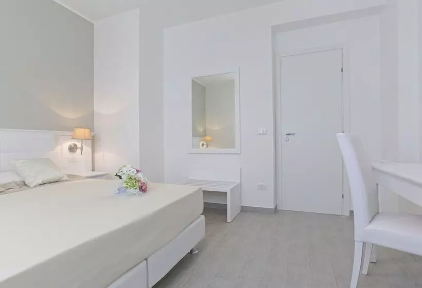 اتاق سوپریور سه تخته, Scala Dei Turchi Resort