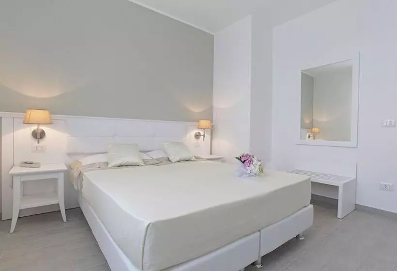 اتاق سوپریور سه تخته, Scala Dei Turchi Resort