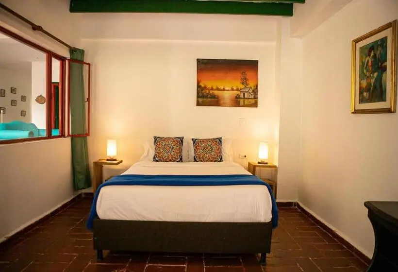 Perhehuone, Ecohotel Monteverde