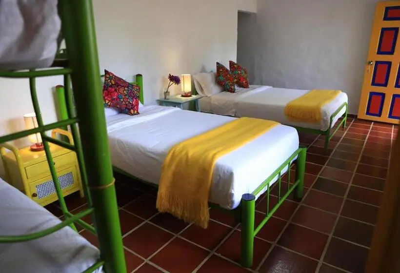 Perhehuone, Ecohotel Monteverde