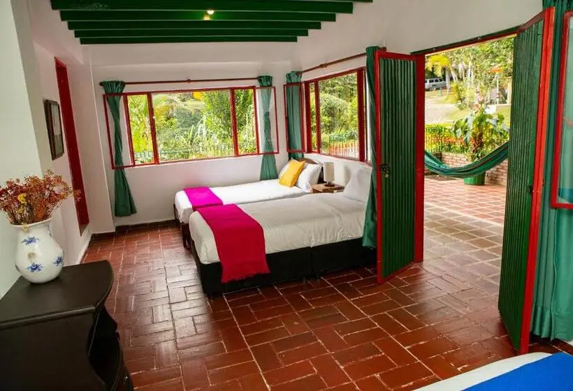 Perhehuone, Ecohotel Monteverde