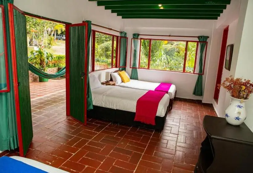 Perhehuone, Ecohotel Monteverde