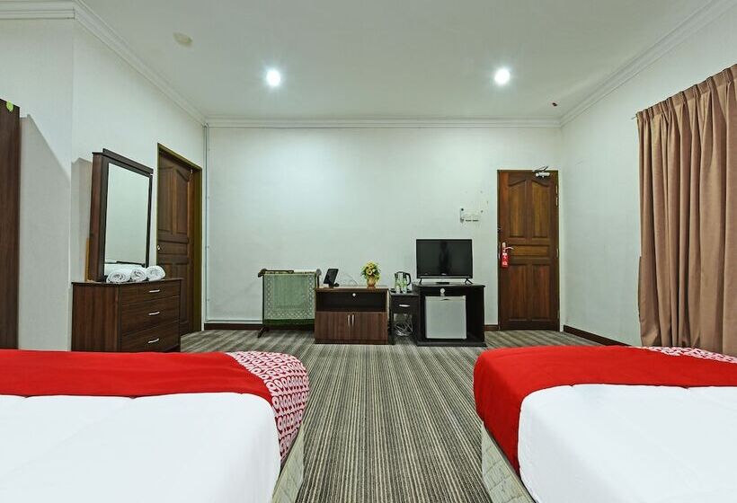 غرفة ديلوكس ثلاثية, Super Capital O 90434 Marmoris House