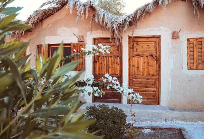 کلبه ییلاقی, Aghurmi Siwa Ecolodge & Salt Cave