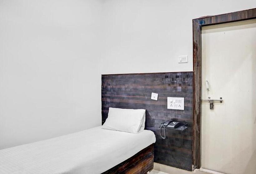 اتاق کلاسیک سه تخته, Spot On 84765 Poornima Inn