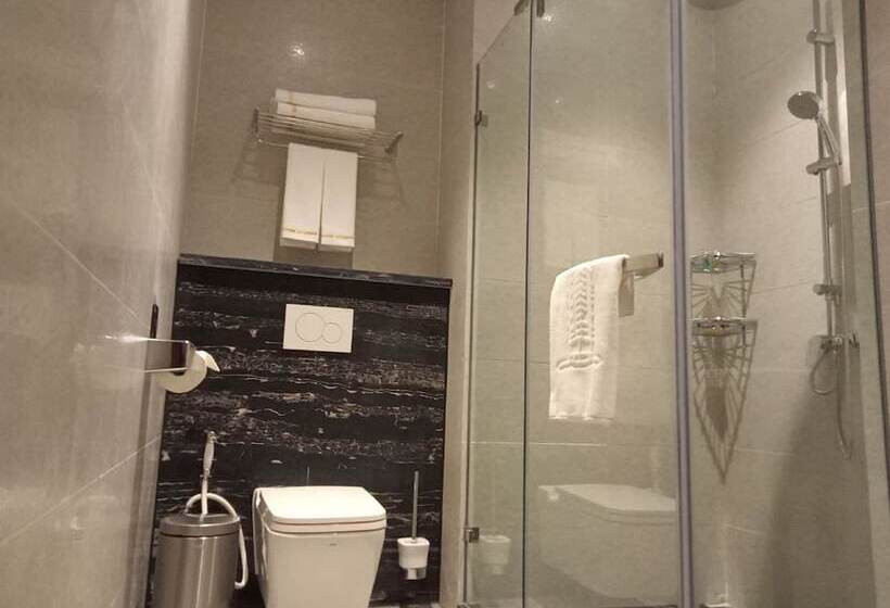 غرفة ديلوكس مطلة على المدينة, V V Hotel Battambang