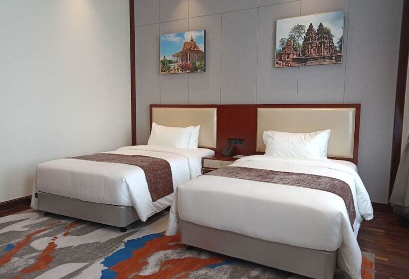 غرفة ديلوكس مطلة على المدينة, V V Hotel Battambang