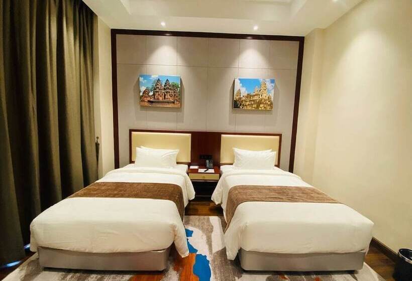 غرفة ديلوكس مطلة على المدينة, V V Hotel Battambang