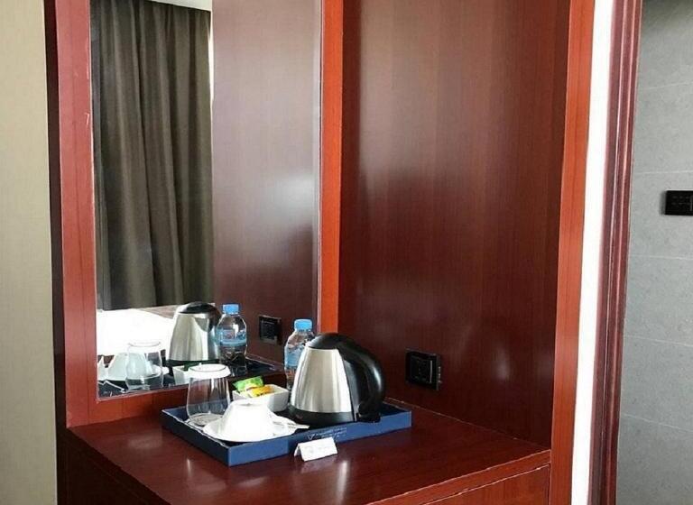 غرفة ديلوكس مطلة على المدينة, V V Hotel Battambang