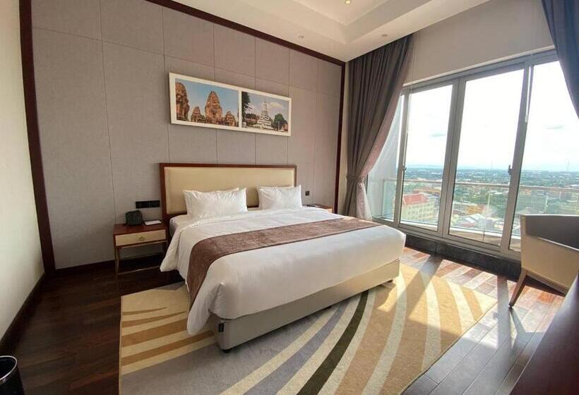 اتاق لوکس با چشم‌انداز شهر, V V Hotel Battambang