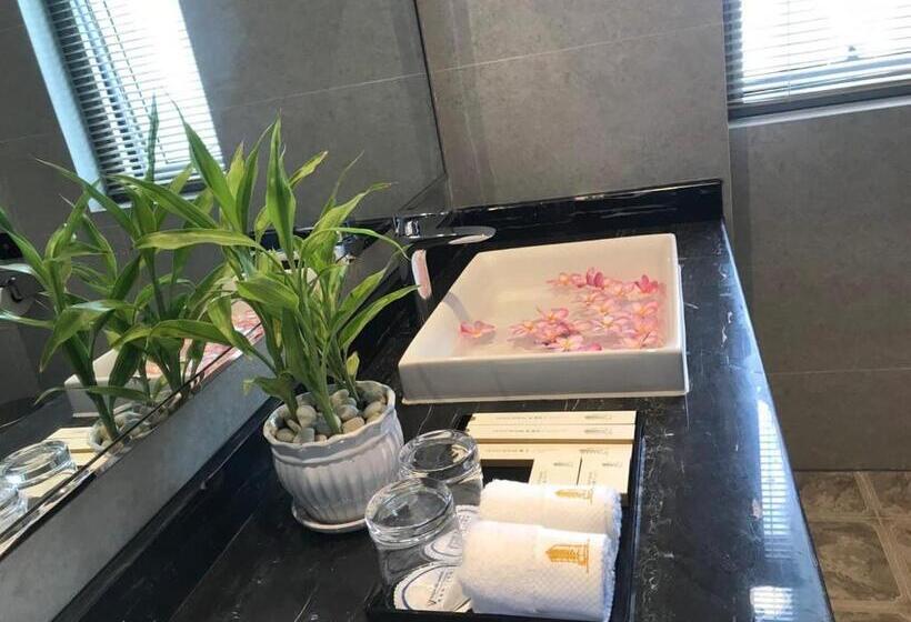 مجموعه ویستا شهر, V V Hotel Battambang