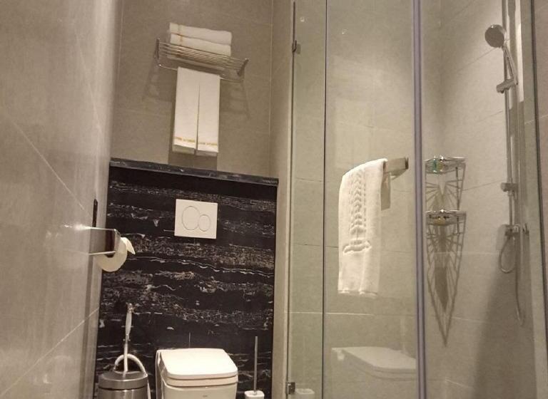 جناح مطل على المدينة, V V Hotel Battambang