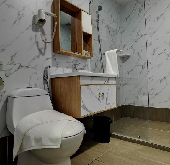 חדר סטנדרט עם מיטת קינג, 17