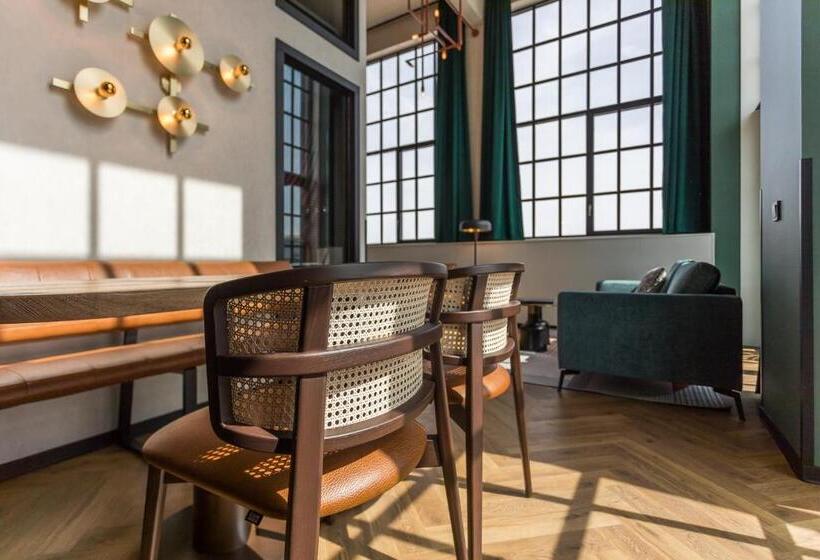 Superior suite with balcony, De Timmerfabriek I Kloeg Collection