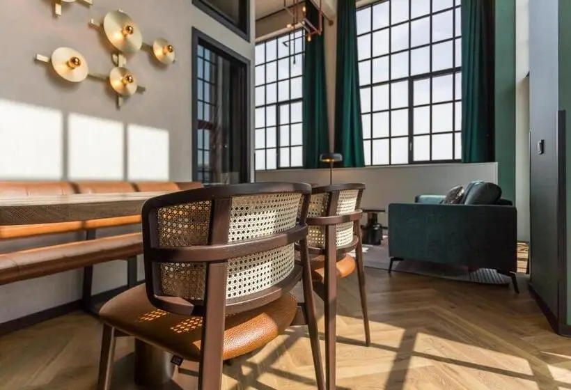 Superior suite with balcony, De Timmerfabriek I Kloeg Collection