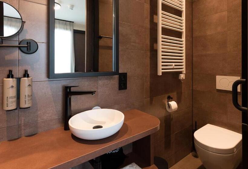 Capsule, De Timmerfabriek I Kloeg Collection