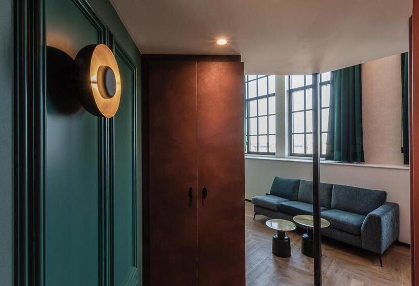 سوییت دوبلکس, De Timmerfabriek I Kloeg Collection