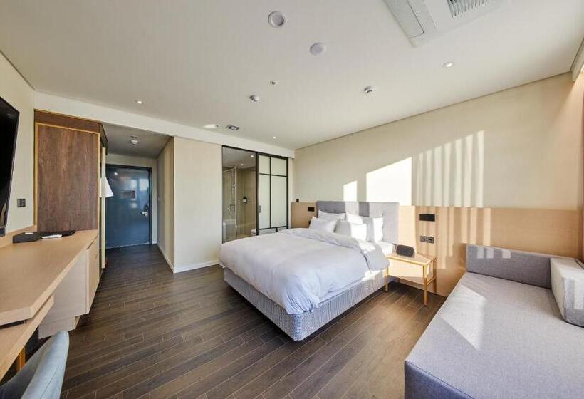 带大床的豪华间, Gwangju H1