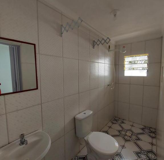 חדר סטנדרט לשלושה, Hospedaria