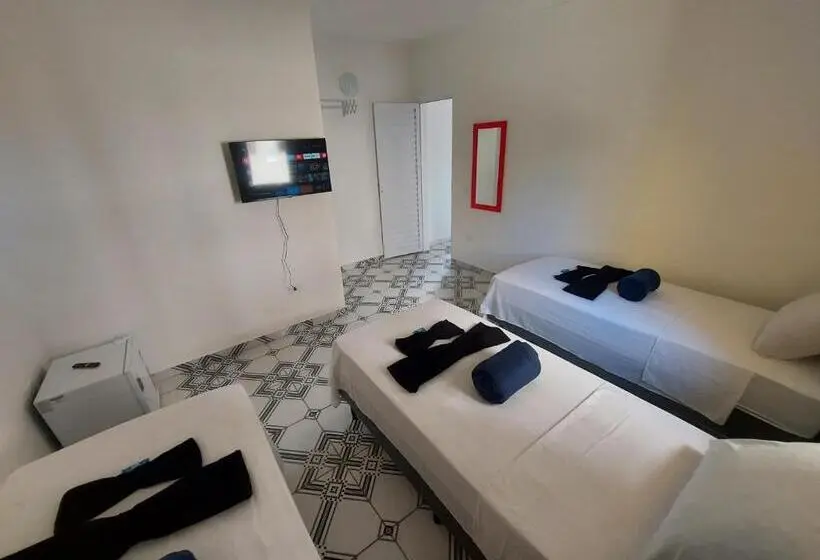 اتاق استاندارد سه نفره, Hospedaria