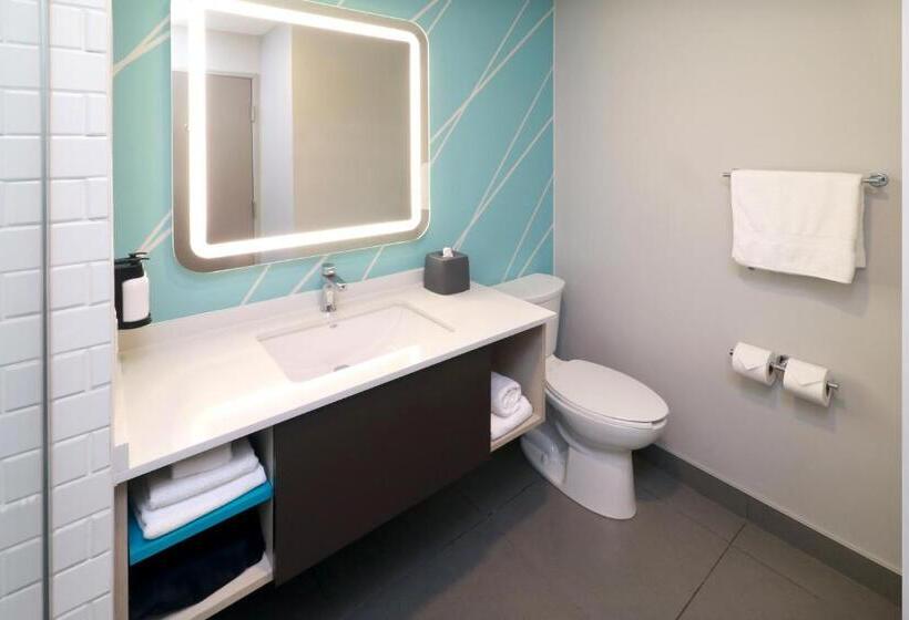 غرفة قياسية سرير كينج, Avid Hotels   Tijuana   Otay, An Ihg