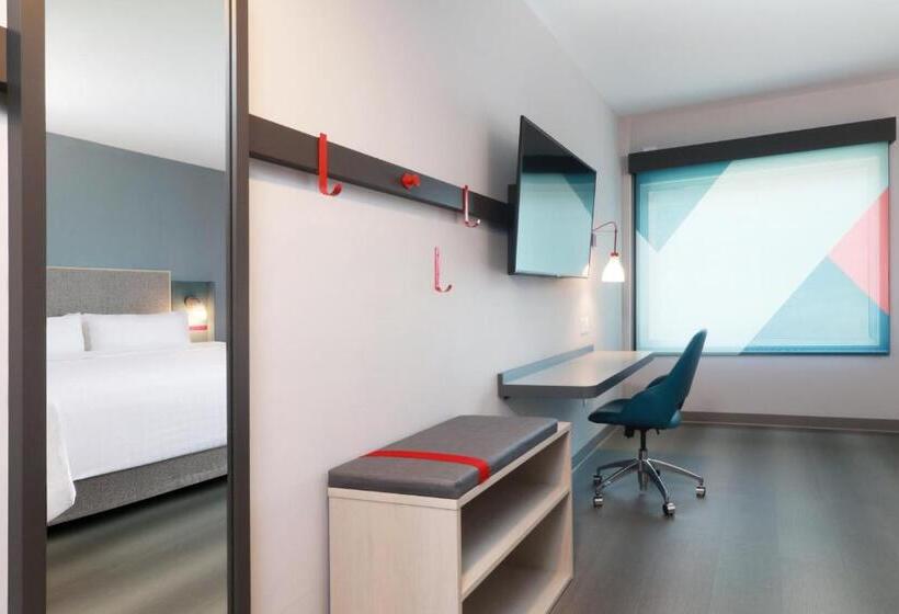 キングサイズベッドのスタンダードルーム, Avid Hotels   Tijuana   Otay, An Ihg