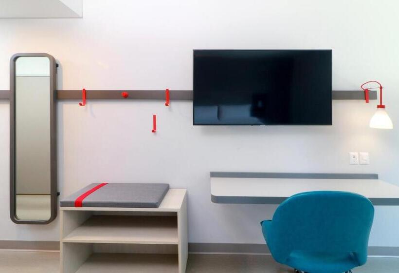 غرفة قياسية سرير كينج, Avid Hotels   Tijuana   Otay, An Ihg