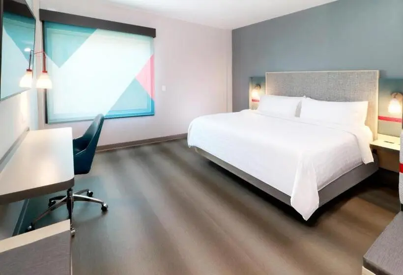 身障者適用キングサイズベッドルーム, Avid Hotels   Tijuana   Otay By Ihg