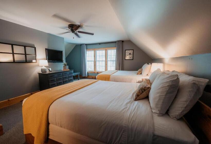 غرفة قياسية, The Village Inn