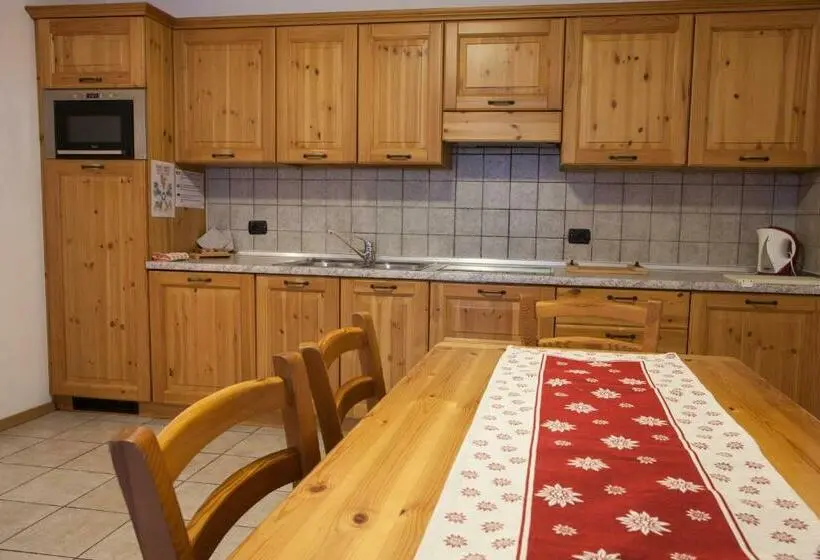Huoneisto 1 Makuuhuone Pohjakerros, Lareit Appartamenti