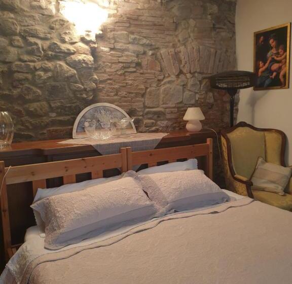 スタンダードルーム, Helga S House  Una Finestra Sul Borgo