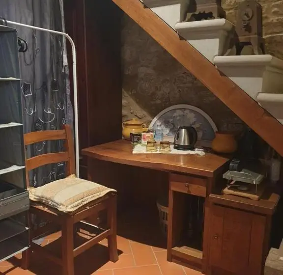スタンダードルーム, Helga S House Una Finestra Sul Borgo