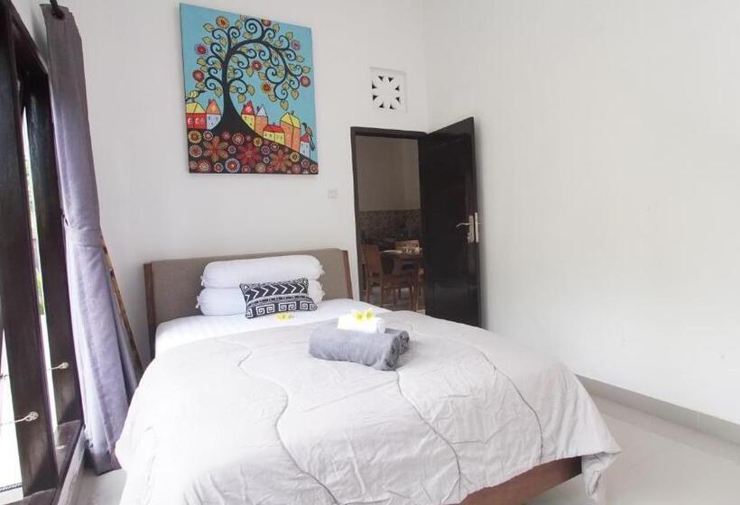 סוויטת 3 חדרי שינה, Gede House Tejakula