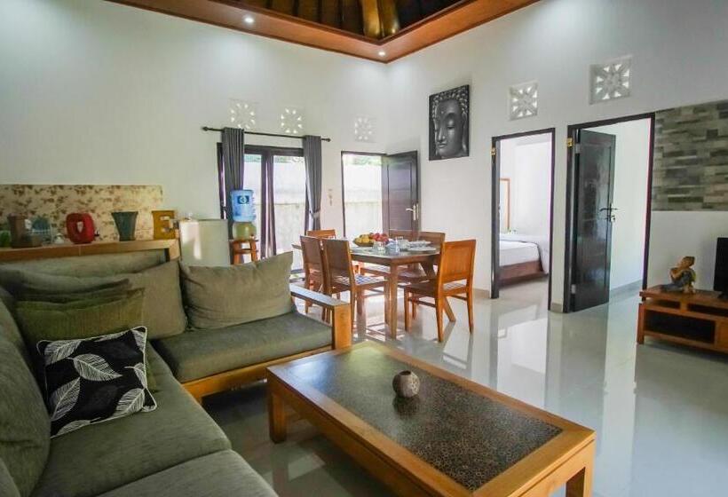 סוויטת 3 חדרי שינה, Gede House Tejakula