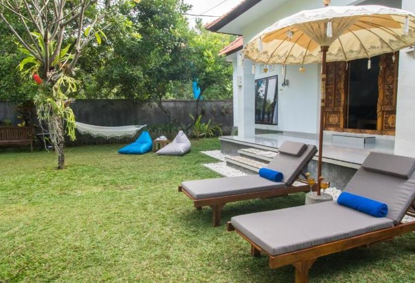 סוויטת 3 חדרי שינה, Gede House Tejakula