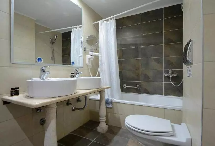 سوییت خانوادگی, Atrium Hotel Thassos