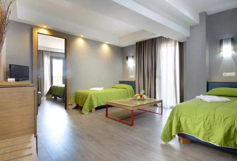 سوییت خانوادگی, Atrium Hotel Thassos
