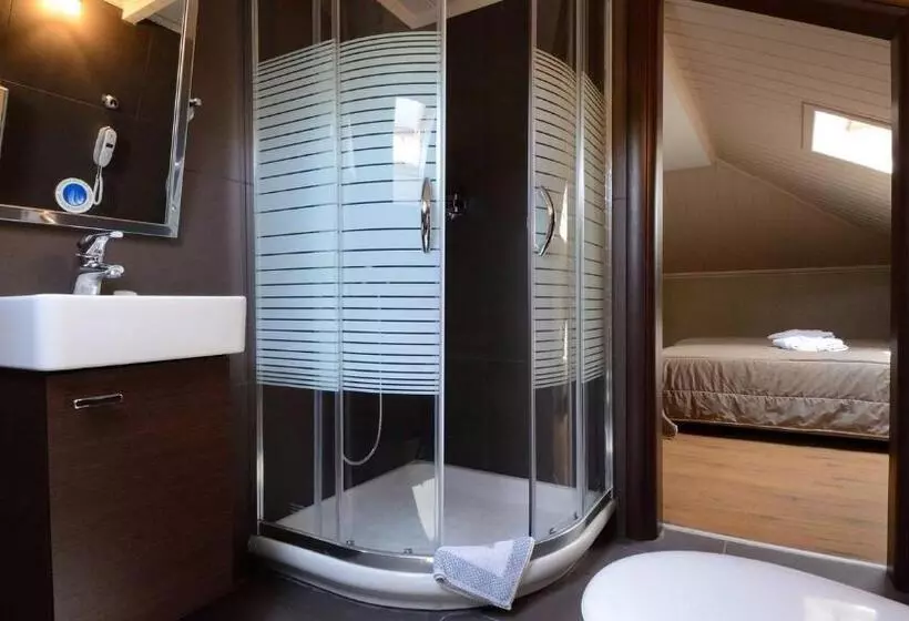 بانگلوی سوپریور, Atrium Hotel Thassos