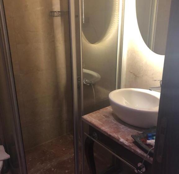 스탠다드 룸, Montana