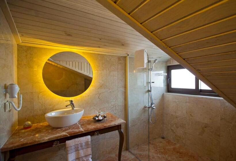 디럭스 트리플 룸, Montana