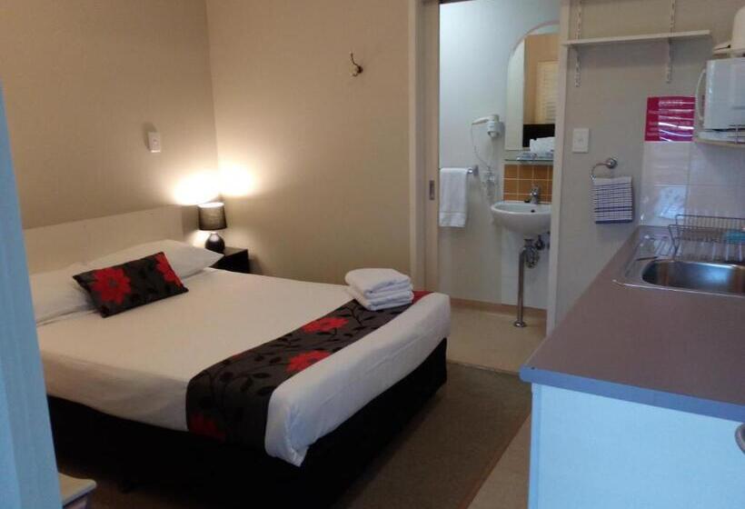 استوديو إقتصادى, Brisbane Street Studios